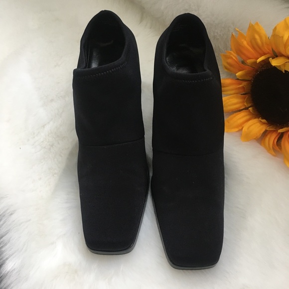 Madeline Heel Pumps - Picture 6 of 11